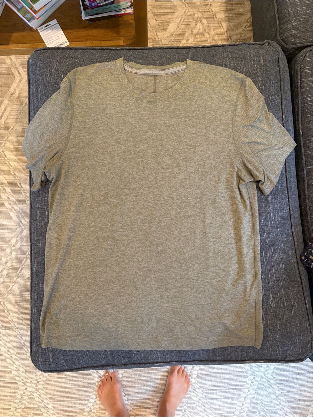 Men's Lululemon Crew Neck T-Shirt - Light Olive Green